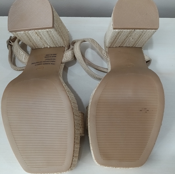 Torrid woven strap sandals 10 wide NWOT - Picture 6 of 8